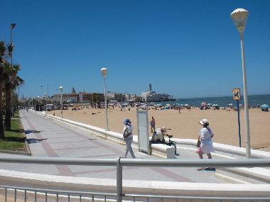 Paseo Mar�timo y playa de La Cruz del Mar.