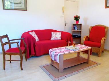 un hermoso salon con internet Gratuito via Wi-Fi, television