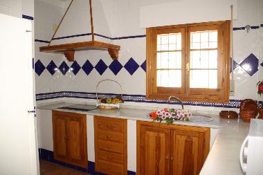 Cocina totalmente equipada: Frigor�fico, congelador, lavadora, lavavajillas, microondas, cafetera, b