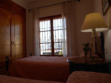 Dormitorio doble con armario empotrado y aire acondicionado (Fr�o-Calor)