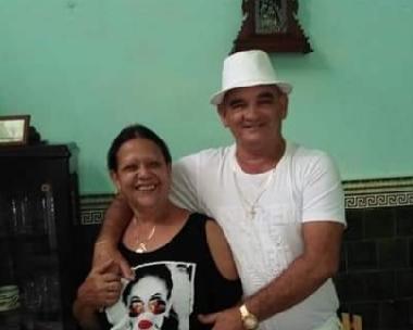 Miguel y Noelis, Propietarios del Hostal Vista Park